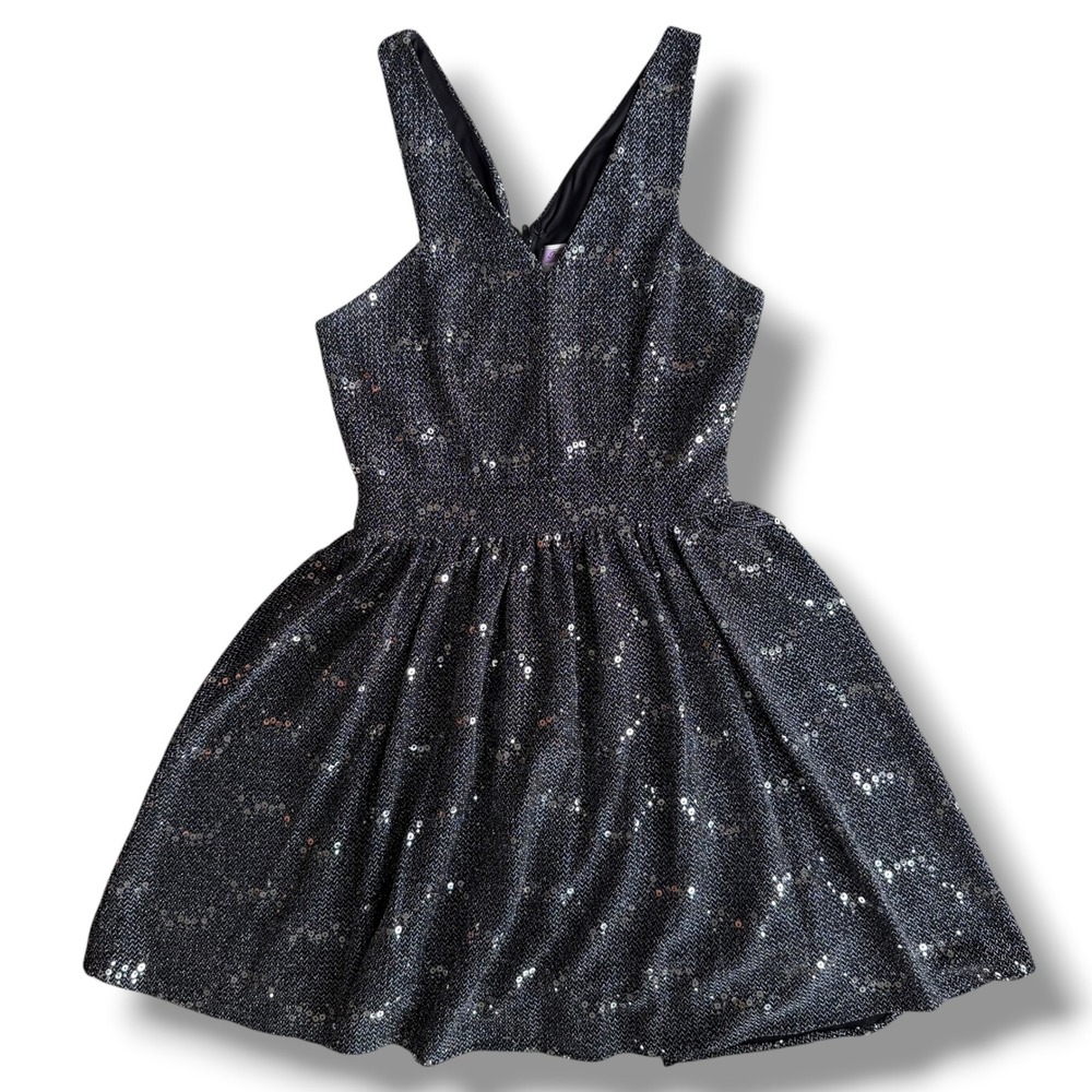 Hailey Logan by Adrianna Papell Sz 3/4 Black Silver Sequin Metallic Cutout Dress